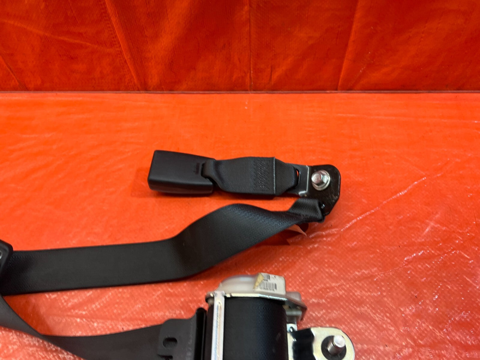 07 11 HONDA CIVIC SI SEDAN   REAR CENTER SEAT BELT SAFETY BELT   BLACK   OEM 1553
