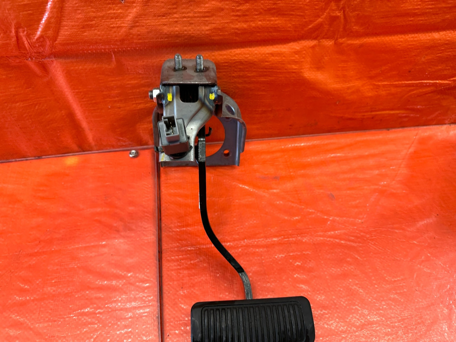 2016 16 HYUNDAI GENESIS COUPE 3.8L   AUTOMATIC   GAS AND BRAKE PEDAL   OEM #2195
