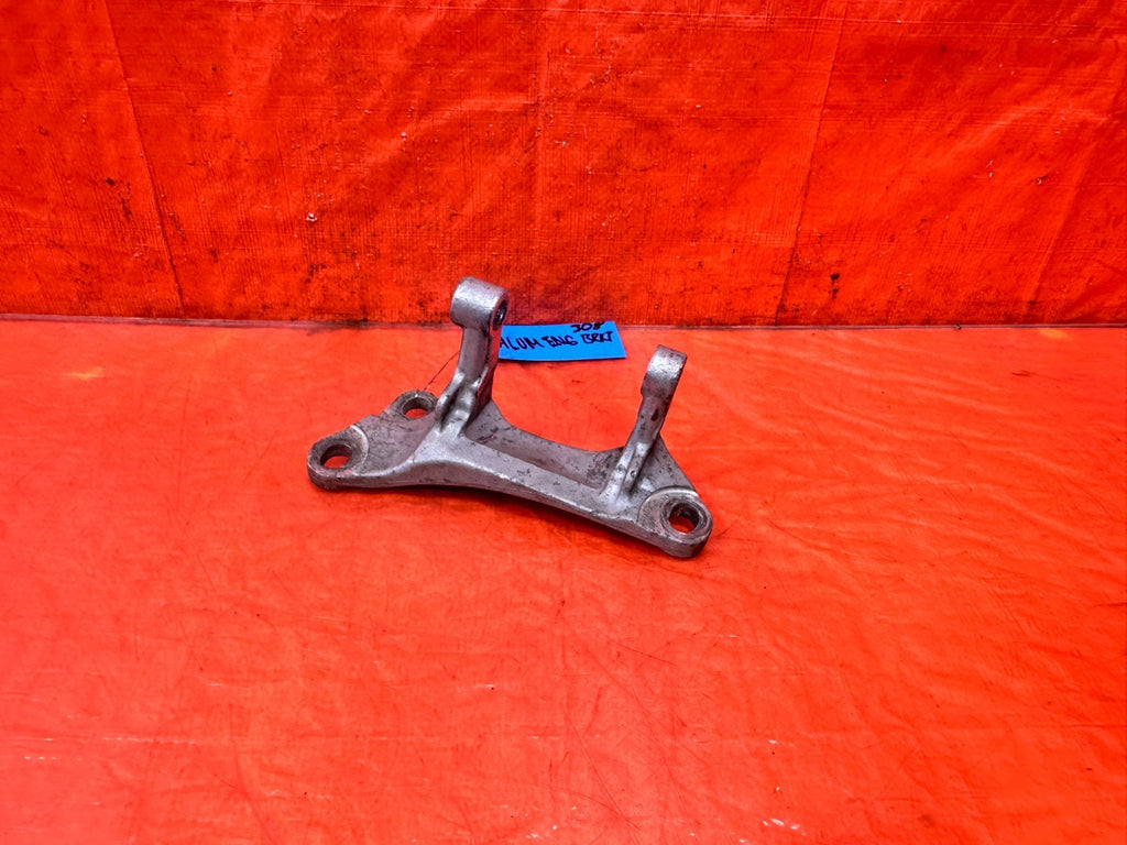 02 06 ACURA RSX   5 / 6 SPEED MANUAL   ALUMINUM TRANSMISSION BRACKET   OEM 3081