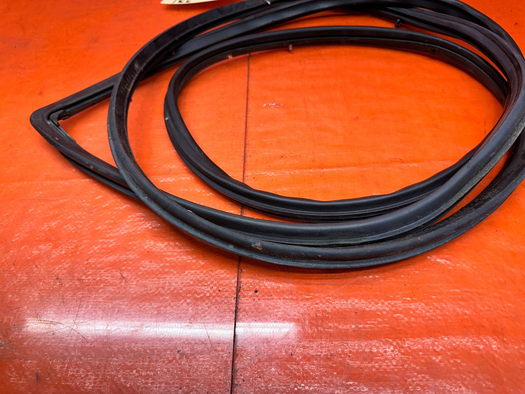 94 01 ACURA INTEGRA 2D LEFT DRIVER DOOR CHASSIS WEATHERSTRIP SEAL OEM #3316