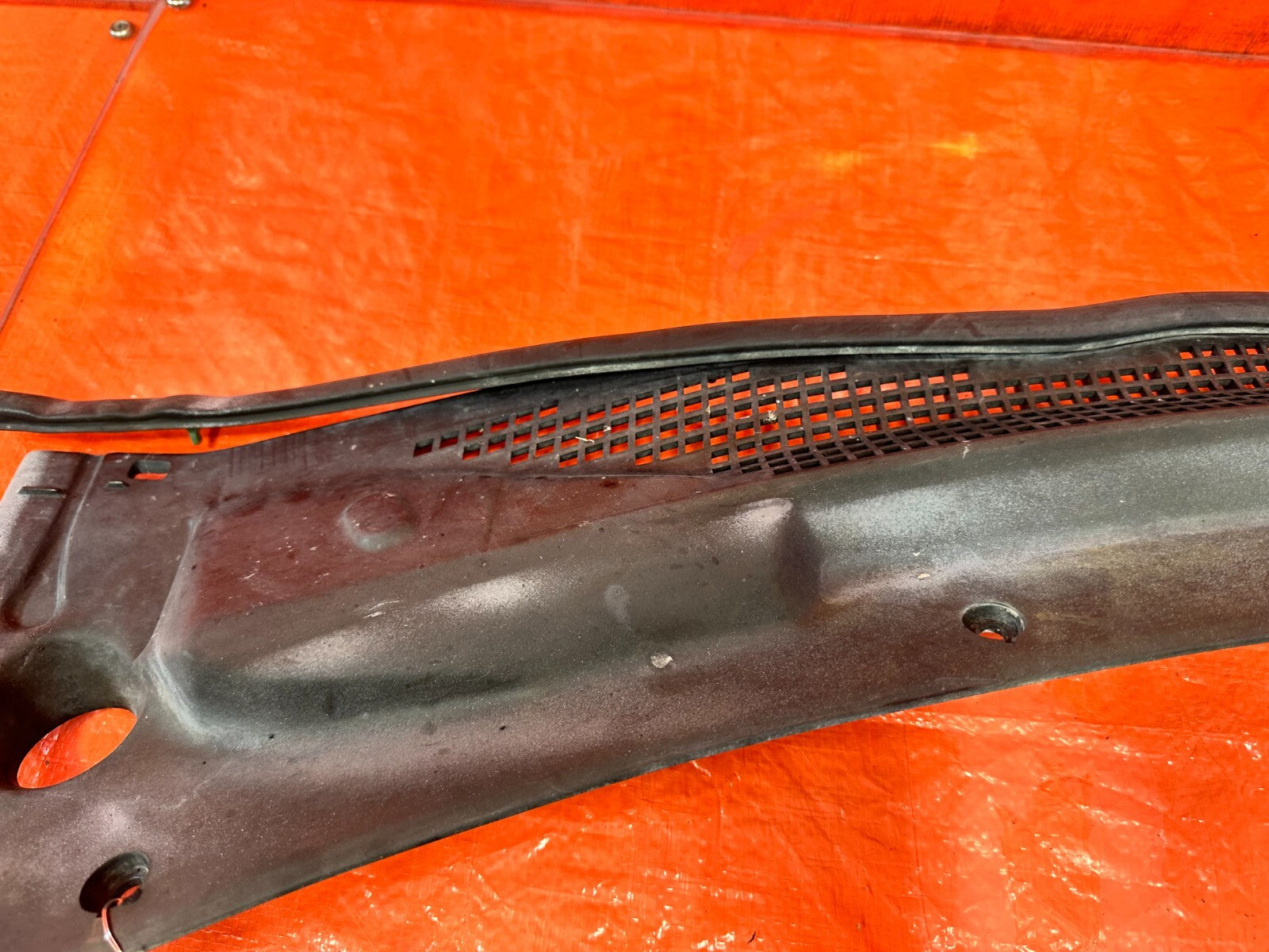 93 97 HONDA DEL SOL  WINDSHIELD WIPER COWL TRIM PLASTIC   OEM FACTORY #2723