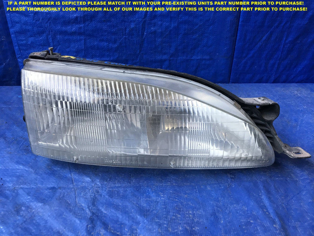 OEM 1995 1996 95 96 TOYOTA CAMRY   PASSENGER RIGHT HEADLIGHT   1 BAD TAB 0