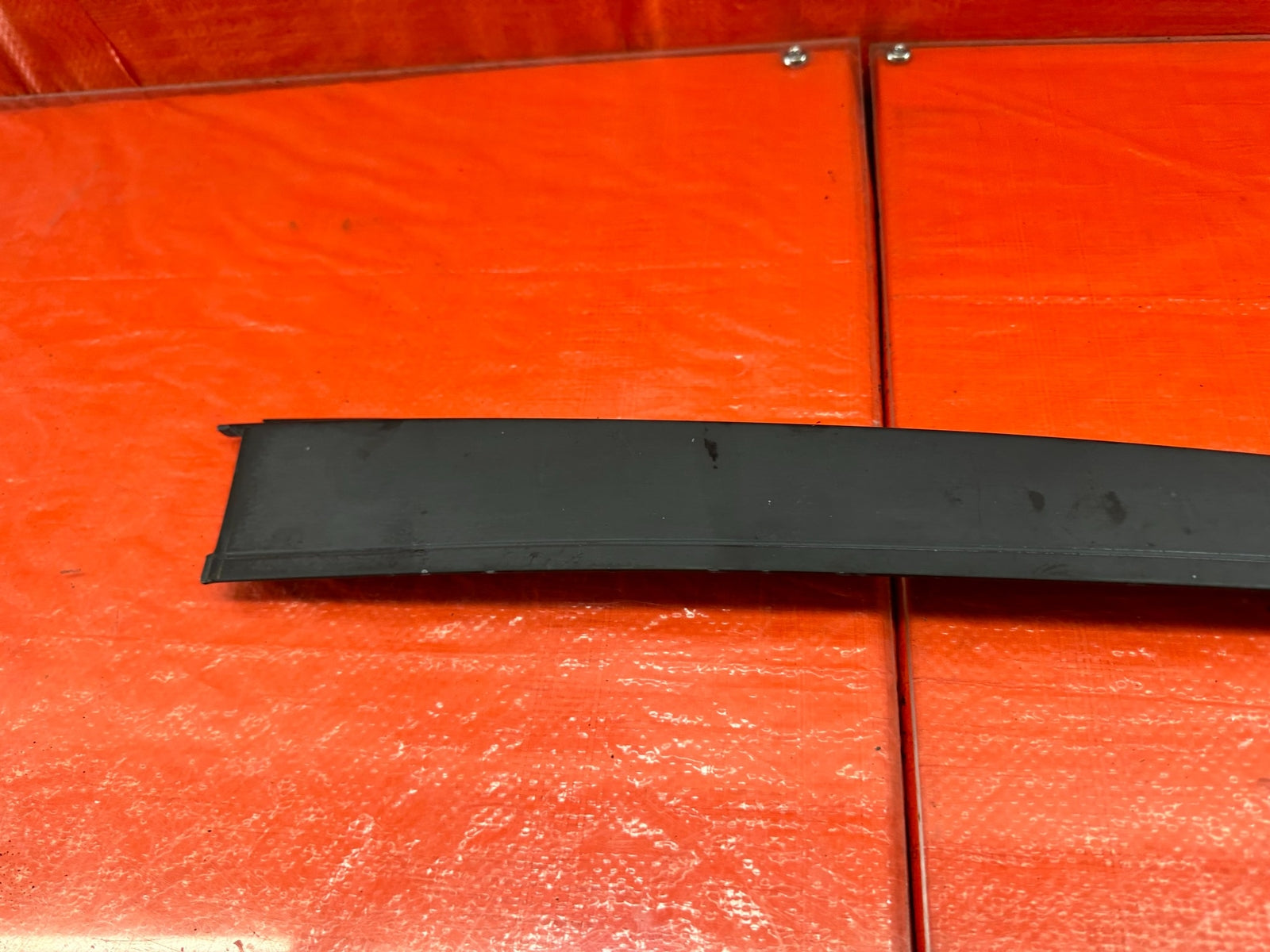 95 98 HONDA ODYSSEY   DRIVER LEFT REAR DOOR SASH TRIM   OEM FACTORY #19310