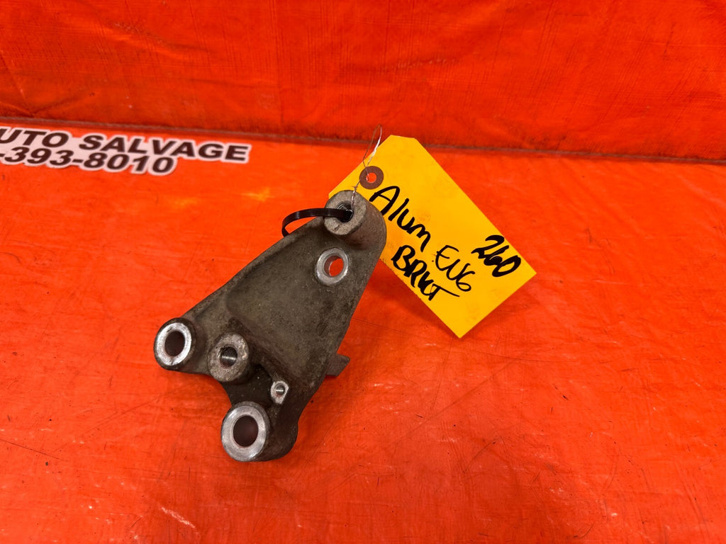 06 11 HONDA CIVIC SEDAN 1.8L   R18A1 ALUMINUM ENGINE BRACKET   OEM #2606