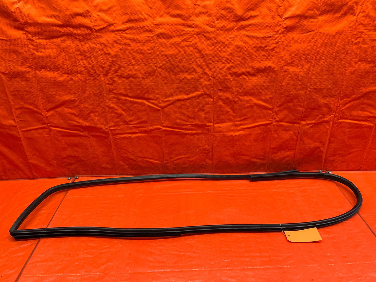 13-16 SCION FRS - 13-16 SCION FRS - RIGHT DOOR TO CHASSIS WEATHER STRIP OPENING9