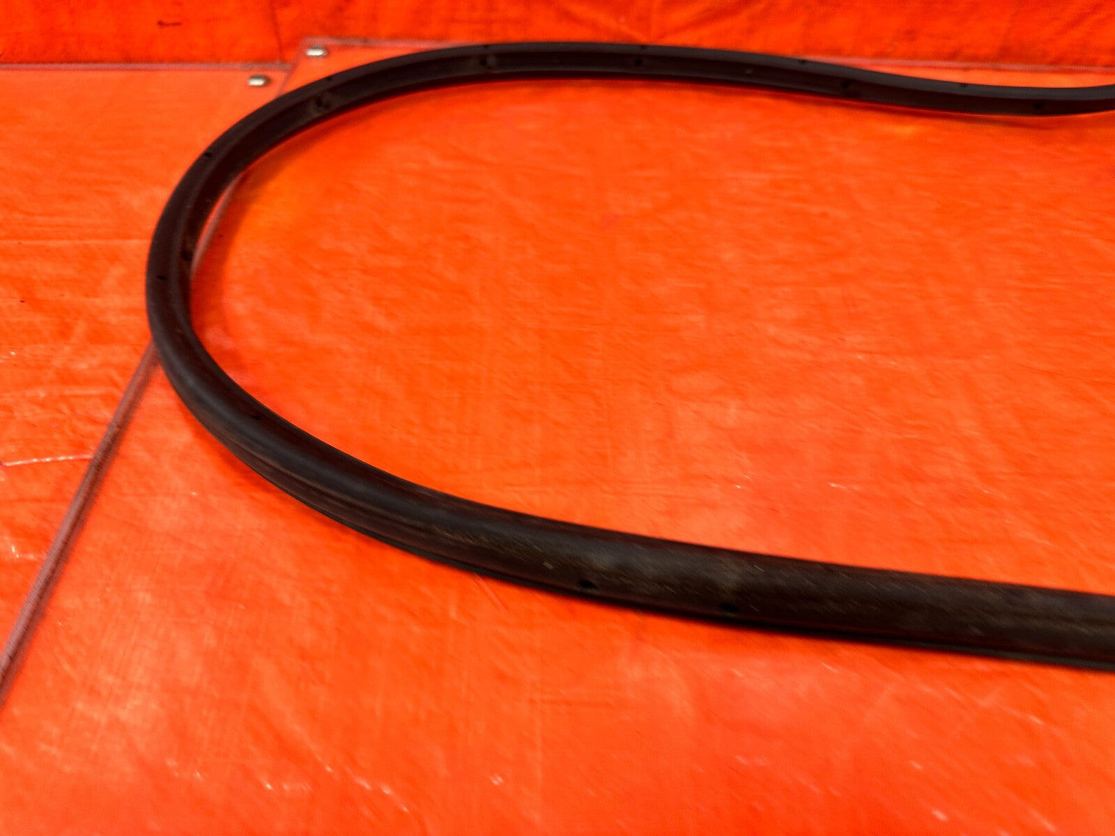 04 08 ACURA TSX   LEFT REAR   DOOR TO CHASSIS WEATHER STRIP OPEN TRIM OEM #29111