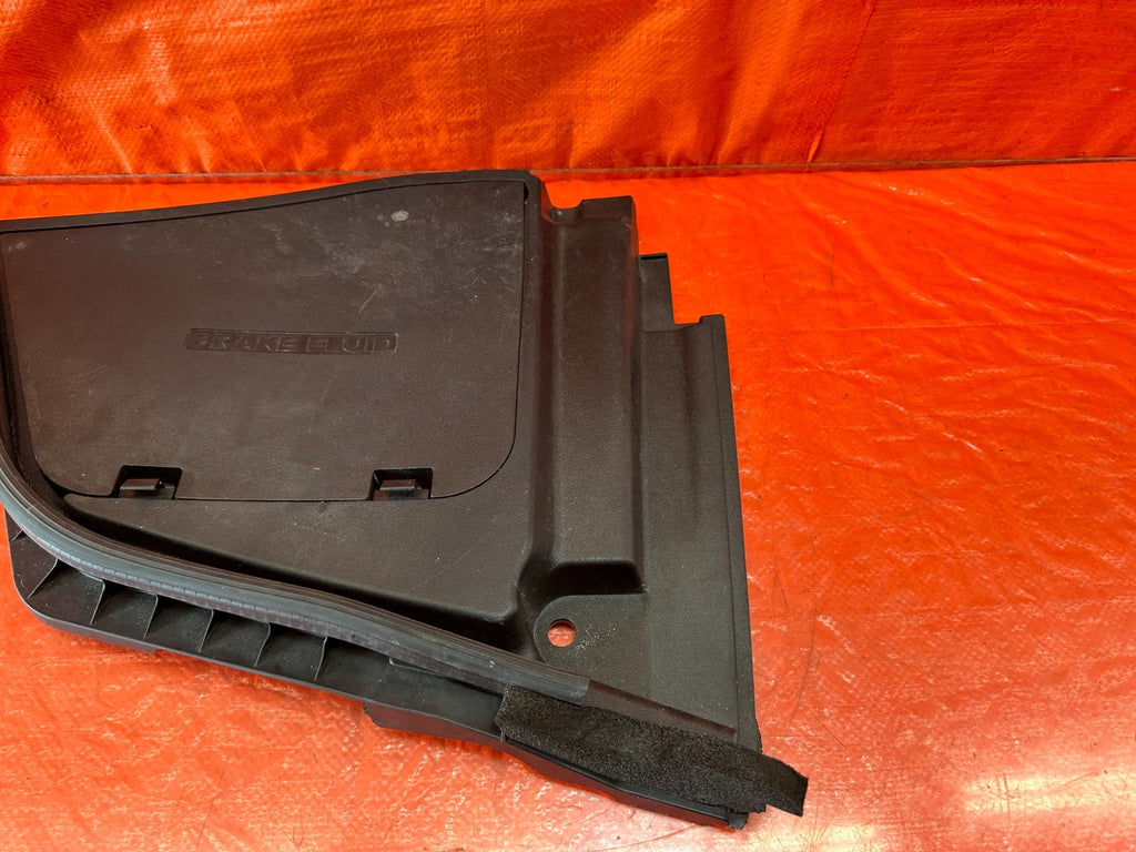 17 20 INFINITI Q60   BRAKE FLUID COVER PLASTIC TRIM   INNER & OUTER   OEM #2008
