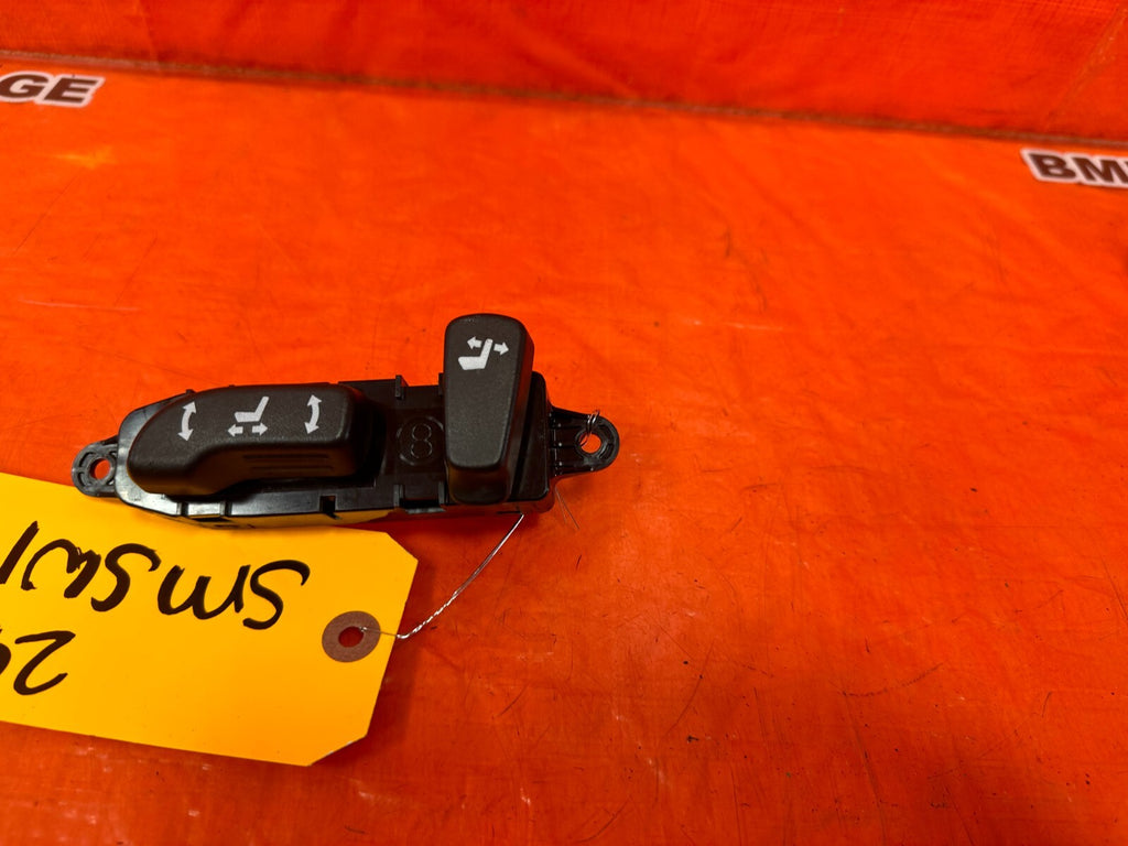 08 09 INFINITI G37 2D COUPE SPORT S   DRIVER LEFT SEAT ADJUSTMENT SWITCH OEM 2484