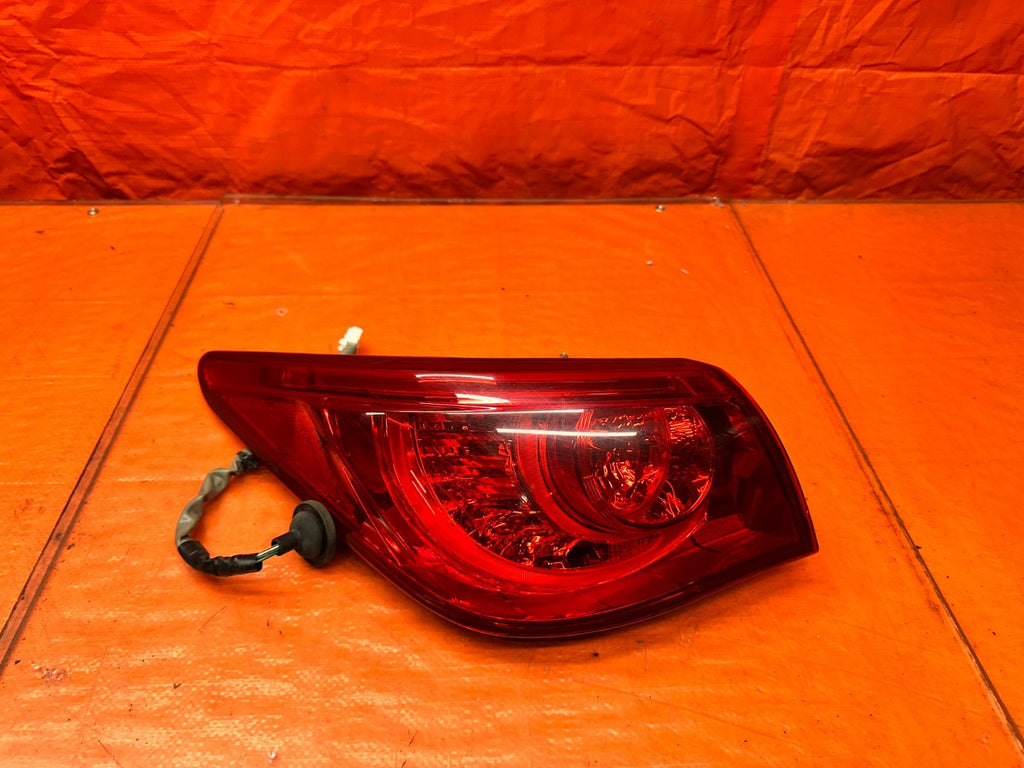 14-17 INFINITI Q50 4D 3.7L 3.0T LEFT OUTER QUARTER MOUNTED TAIL LIGHT OEM #Q500