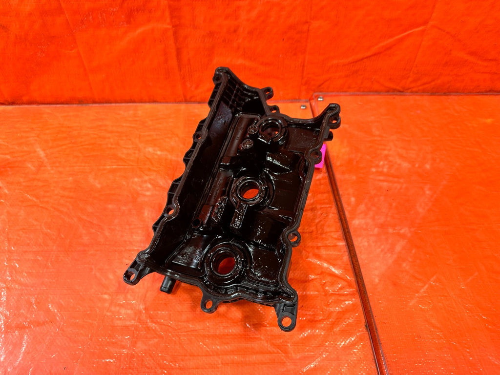 16 20 INFINITI Q50 & Q60   3.0L 300HP VR30DDTT DRIVER LEFT ENGINE VALVE COVER 188