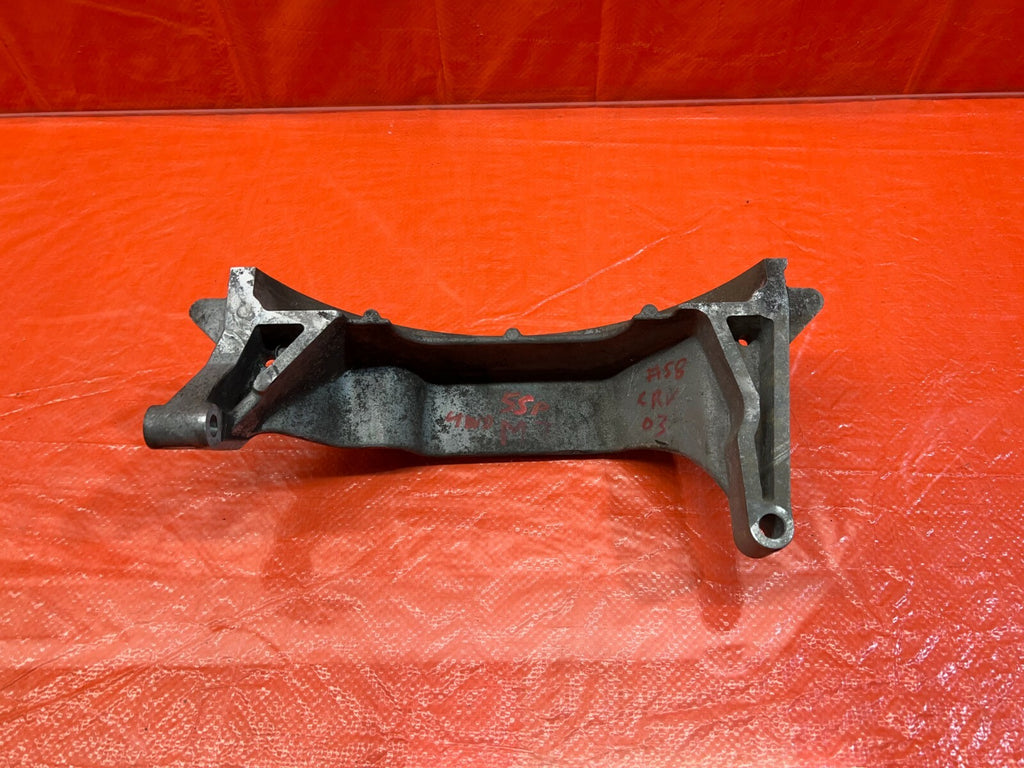 02 06 HONDA CR V CRV   5 SPEED MANUAL STICK SHIFT   ENGINE STIFFENER BRACE AWD7
