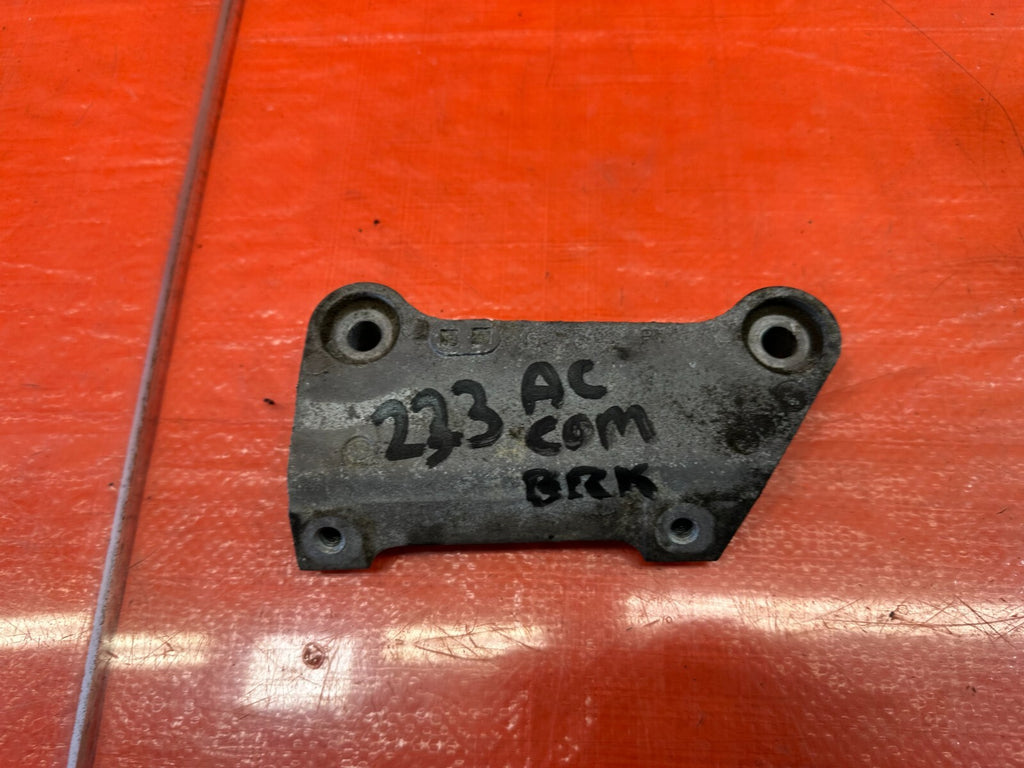 09 14 ACURA TSX 2.4L   AIR CONDITIONING AC COMPRESSOR PUMP BRACKET   OEM #2332