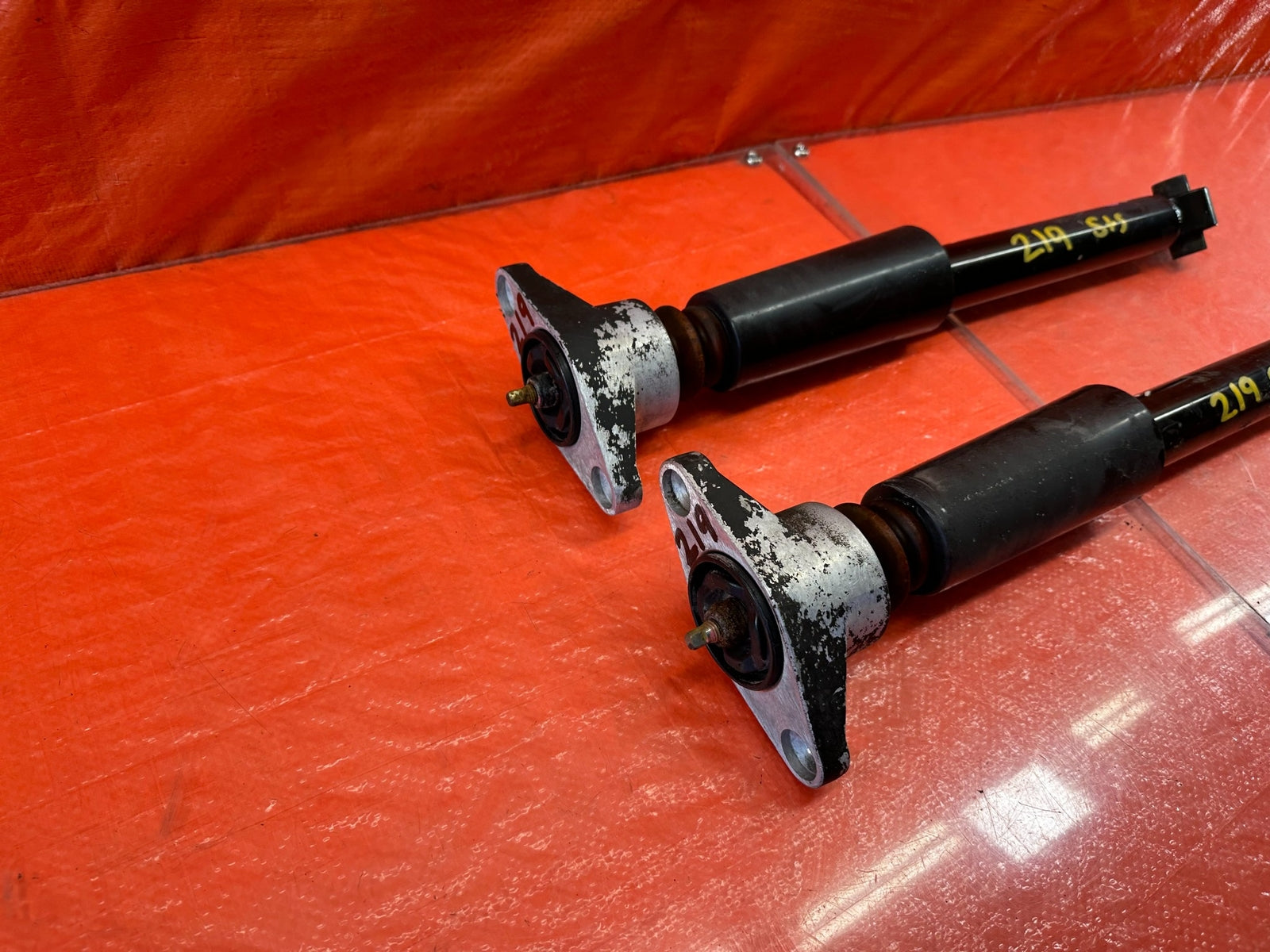 13 16 HYUNDAI GENESIS COUPE   LEFT AND RIGHT REAR SHOCK ABSORBERS SHOCKS OEM 2198