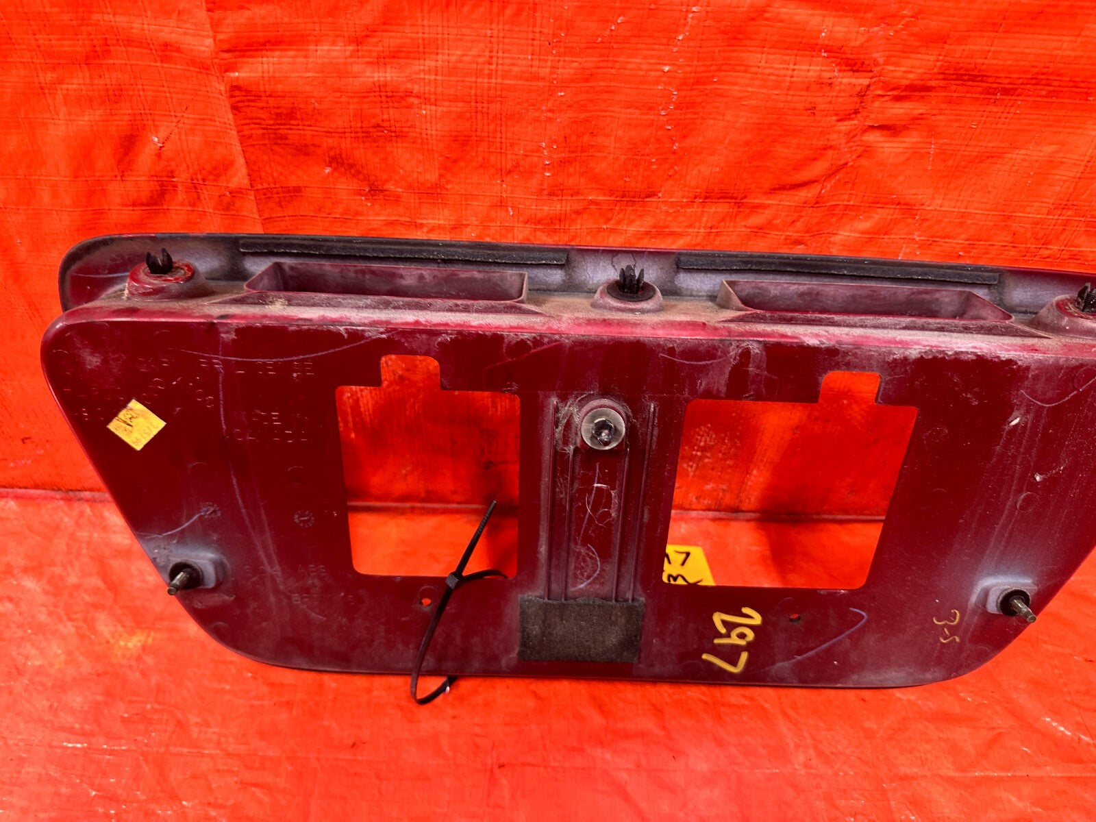99 00 HONDA CIVIC   SEDAN   REAR TRUNK LID LICENSE PLATE HOLDER TRIM   OEM #2963