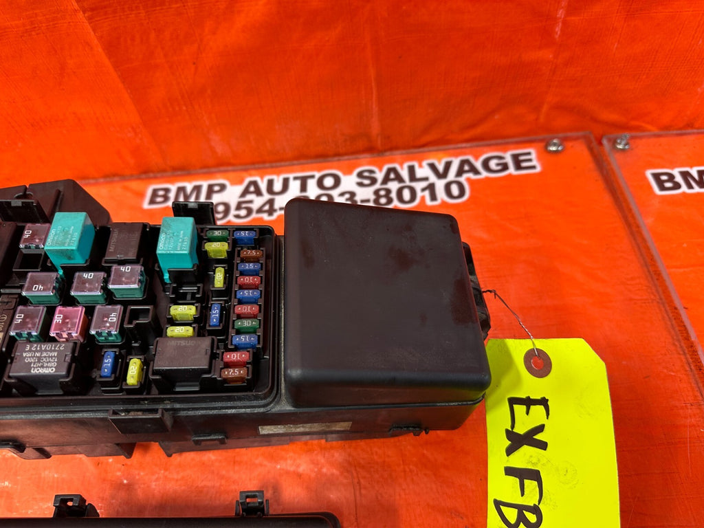 2005 05 ACURA TSX   EXTERIOR / ENGINE BAY   FUSE BOX PANEL   OEM FACTORY #2552