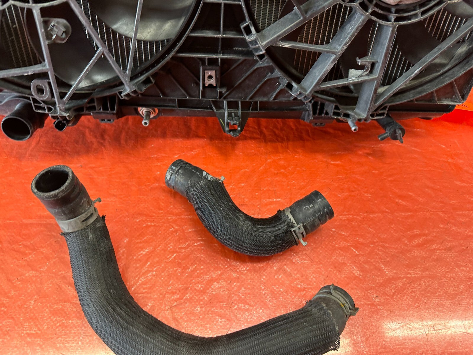 16 20 INFINITI Q50   RED SPORT 400   RADIATOR   100% COMPLETE W/ FANS   OEM #2429
