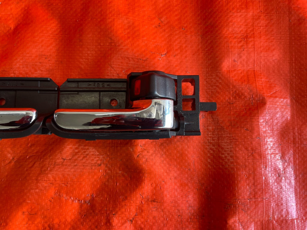 05 10 SCION TC   INTERIOR   DOOR HANDLE SET   DRIVER LEFT PASSENGER RIGHT   OEM3