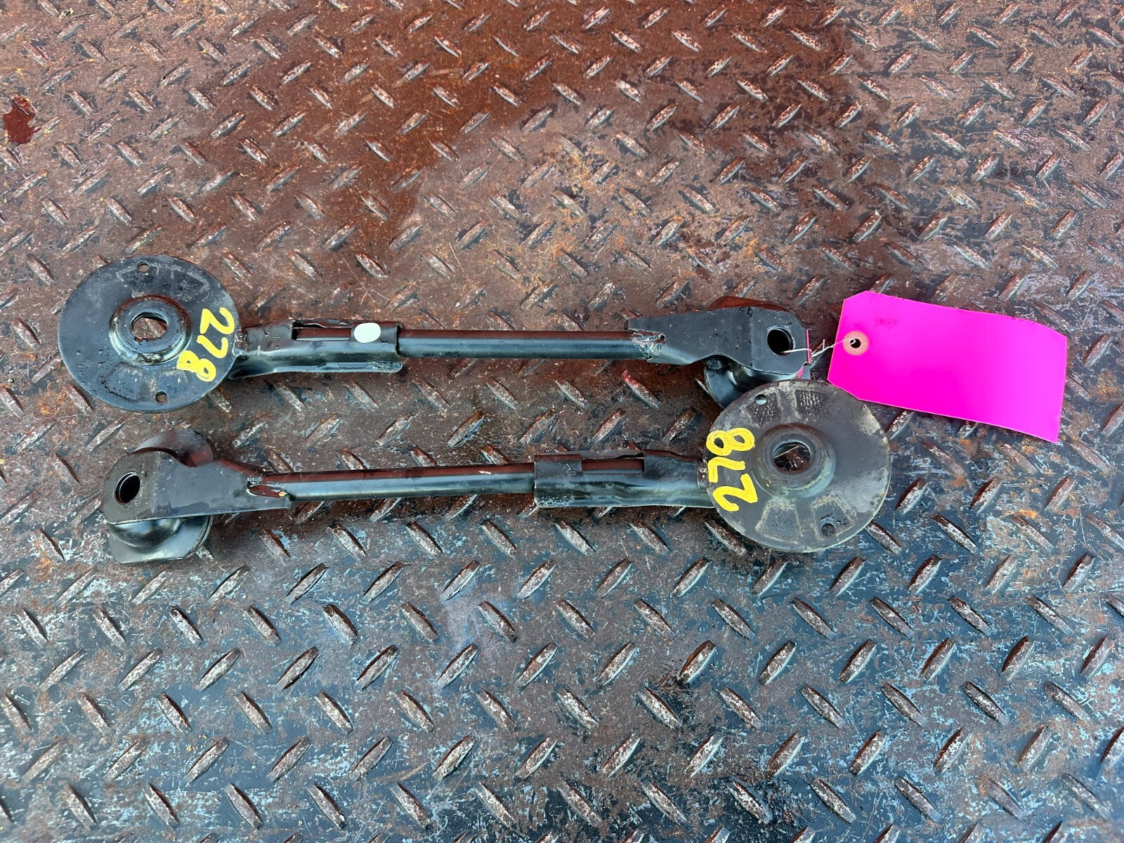 2013 13 INFINITI G37 S CONVERTIBLE   LEFT AND RIGHT REAR SUBFRAME BRACE BRACKET6