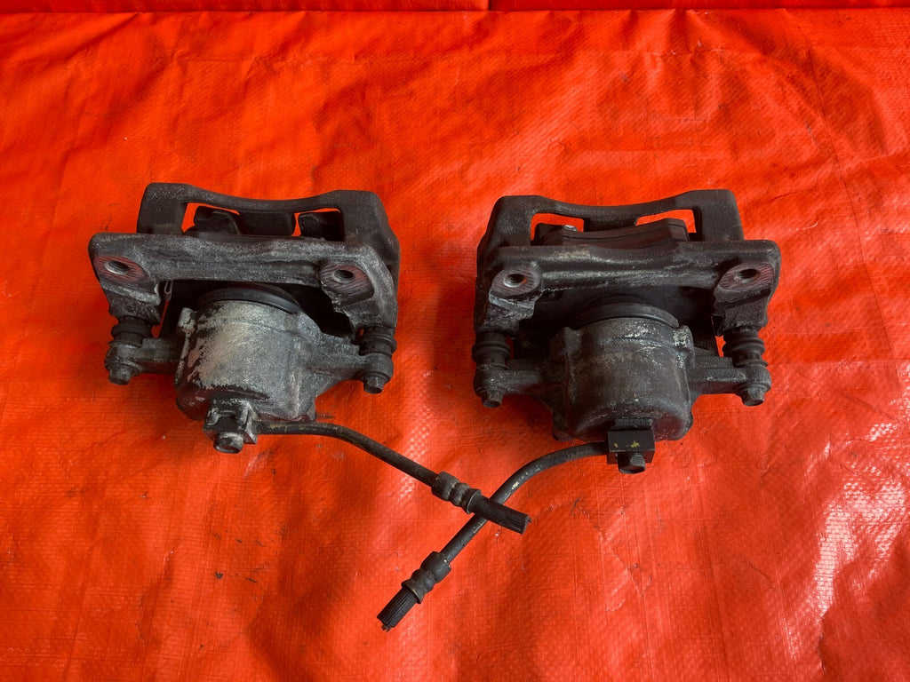 02 10 CHRYSLER PT CRUISER   BASE MODEL   BRAKE CALIPER SET   LEFT RIGHT   OEM OE7
