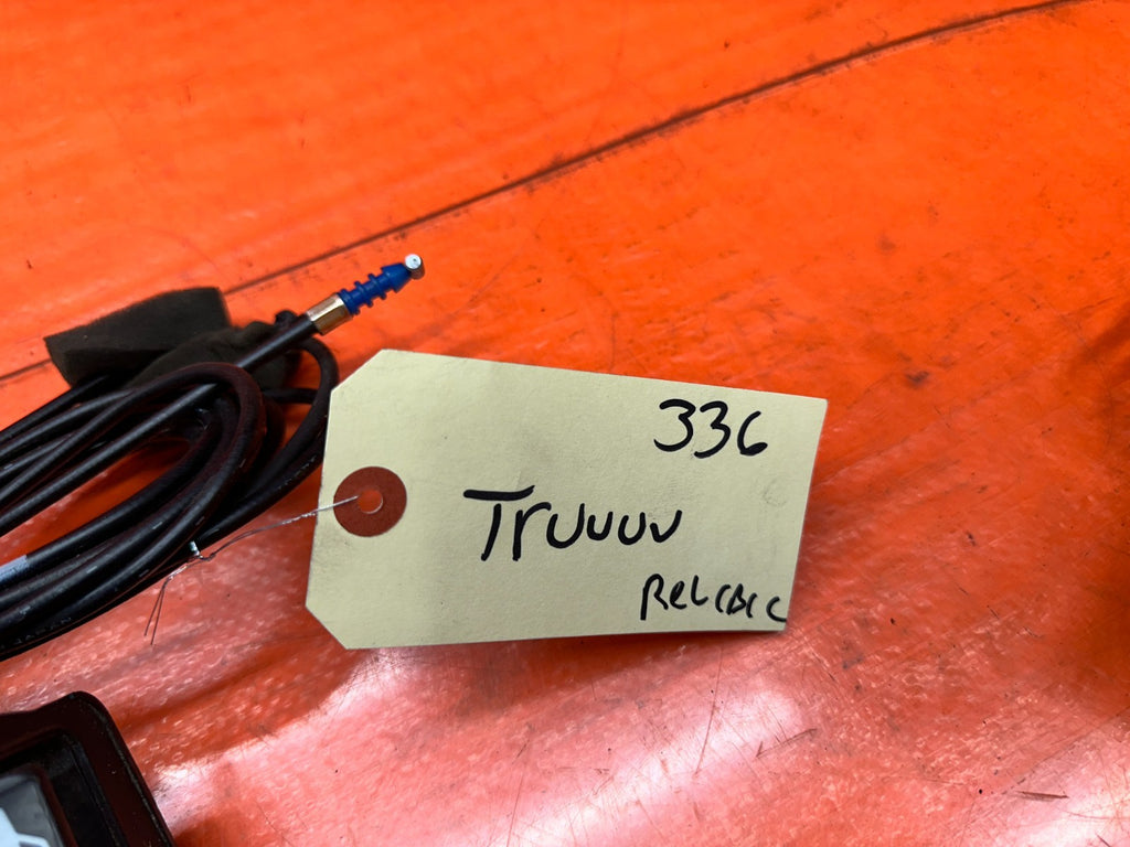 97 01 HONDA PRELUDE 2.2L GAS TRUNK FUEL DOOR PULL RELEASE CABLE LEVER OEM #33613