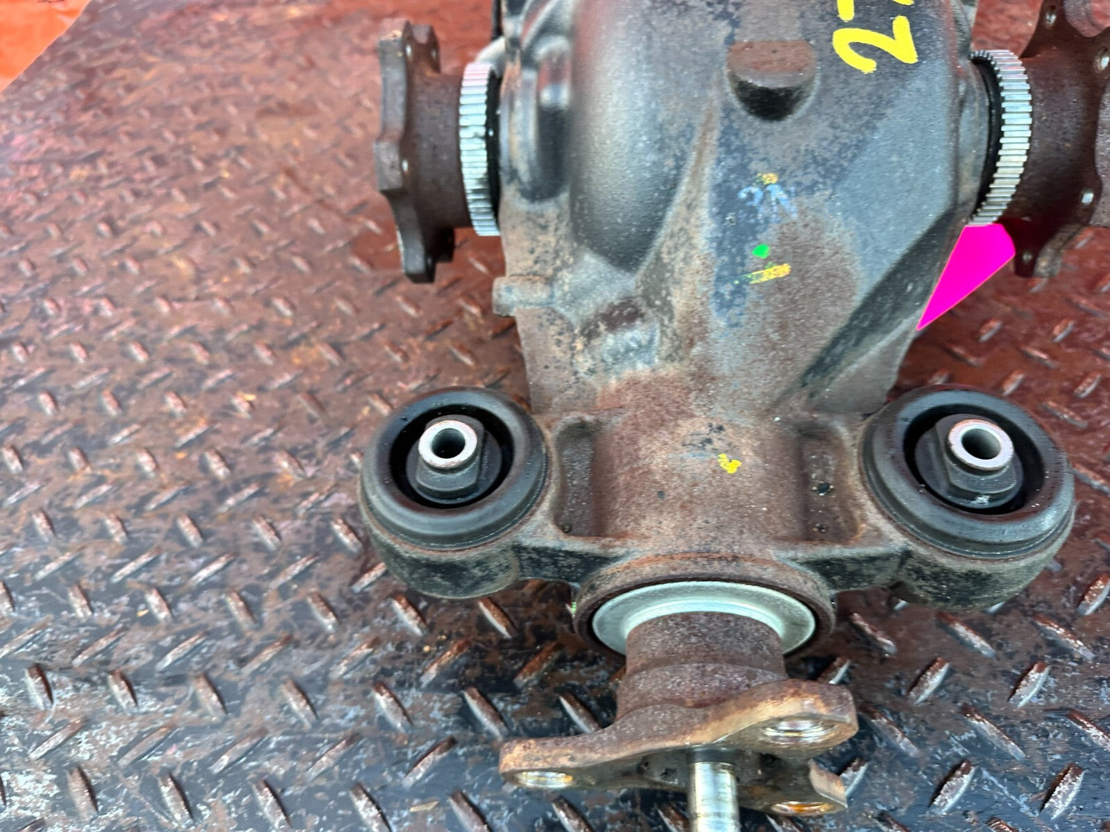 10 13 INFINITI G37 CONVERTIBLE   AUTOMATIC DIFFERENTIAL CARRIER PUMPKIN OEM #2785