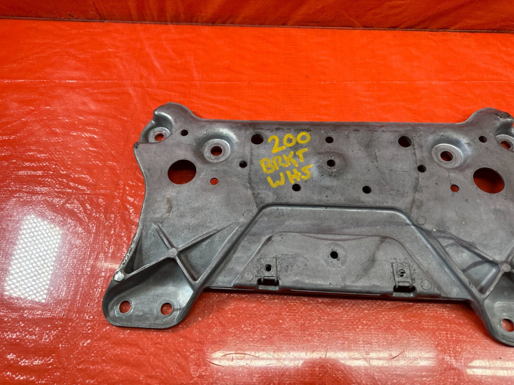 16 20 INFINITI Q50 Q60   3.0L   RWD   FRONT SUB FRAME CROSS MEMBER BRACKET #2005