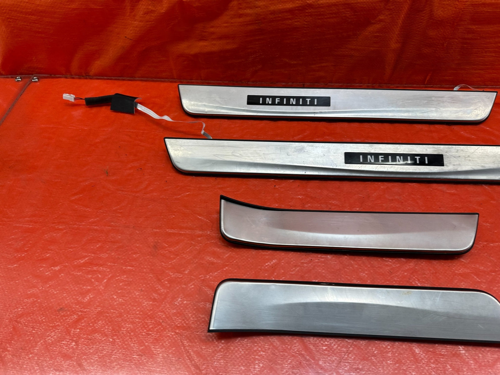 16 20 INFINITI Q50   ILLUMINATING FLOOR PILLAR SCUFF PLATE SET   OEM FACTORY 2158