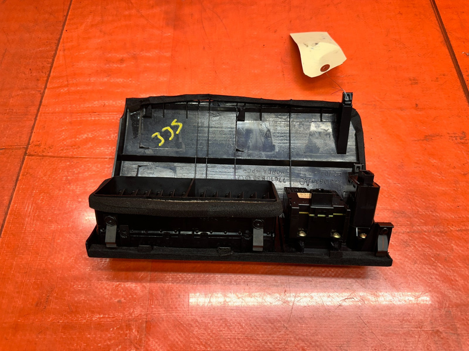 97 01 HONDA PRELUDE 2.2L CENTER DASHBOARD A/C AC HEATER AIR VENT LOUVER OEM #3357