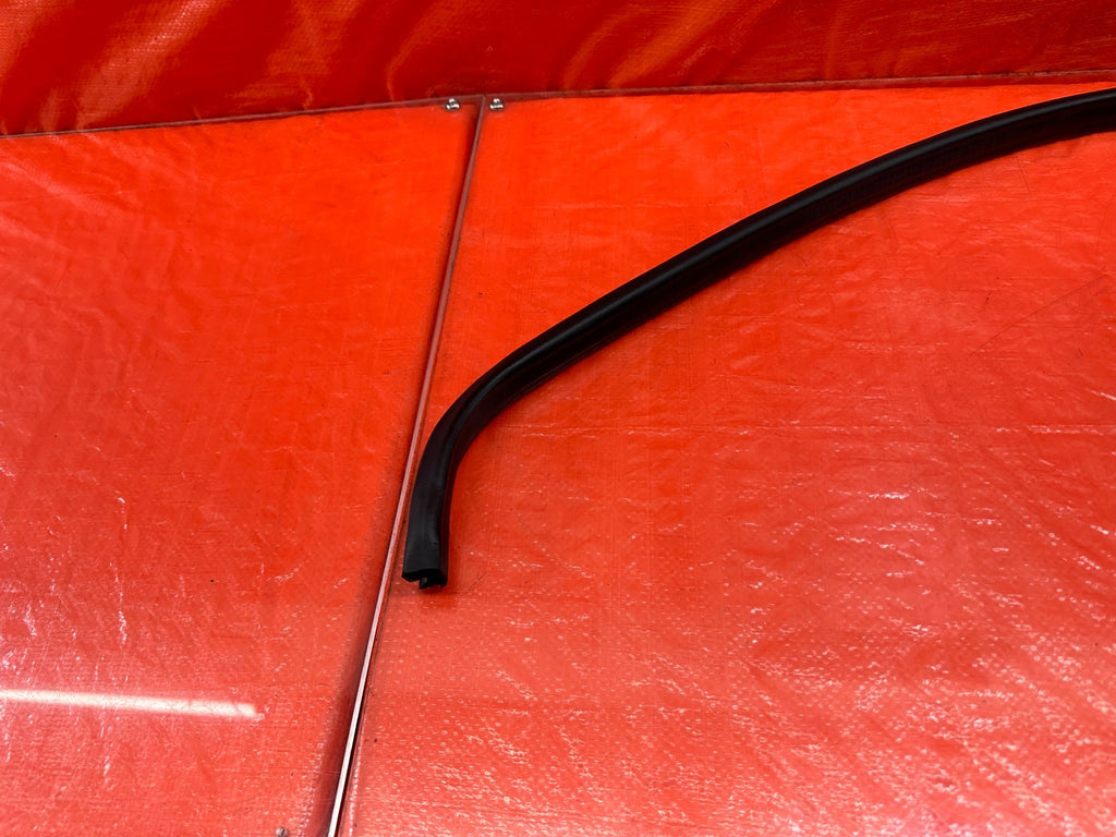 02 05 HONDA CIVIC SI EP3 HATCH DOOR TO CHASSIS OPEN TRIM WEATHER STRIP OEM #21610