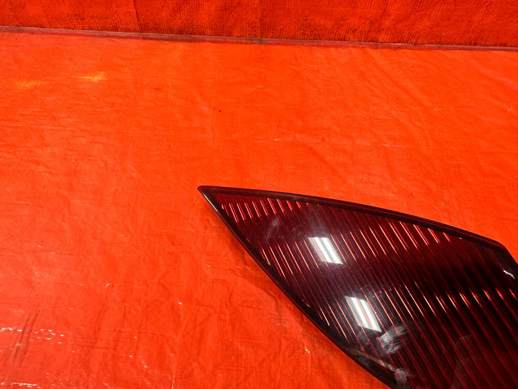 02 05 LEXUS SC430   DRIVER LEFT INNER TRUNK MOUNTED TAIL LIGHT LAMP OEM 2882