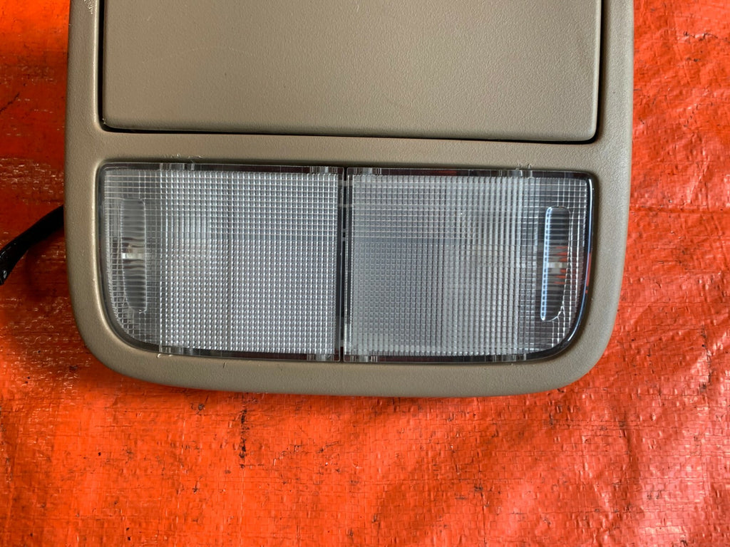 OEM 2006 06 HONDA ACCORD LX SEDAN   FRONT DOME MAP READING LIGHT LAMP TAN COLOR1
