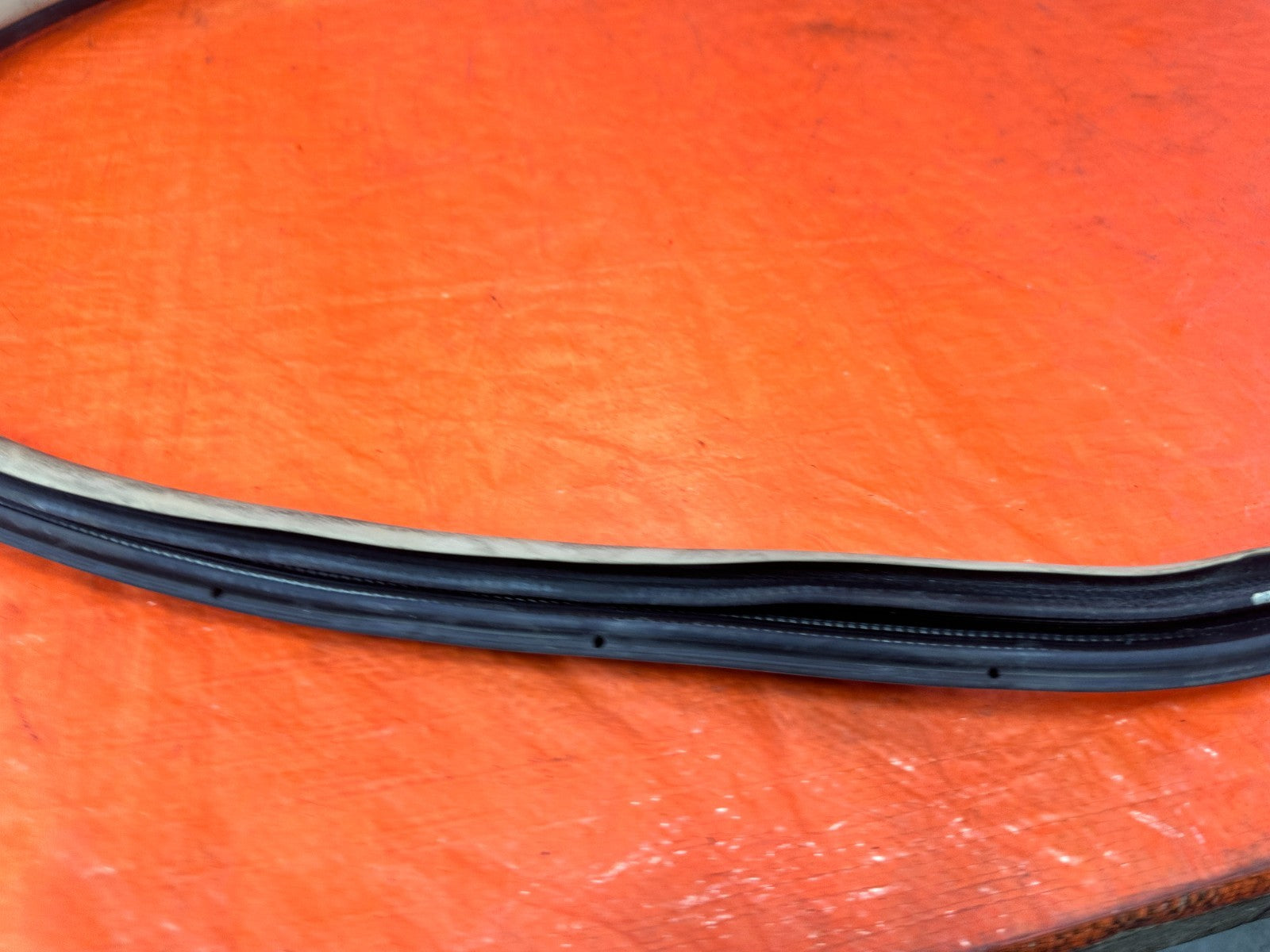 04 08 ACURA TSX   RIGHT REAR   DOOR TO CHASSIS WEATHER STRIP OPEN TRIM OEM #30411