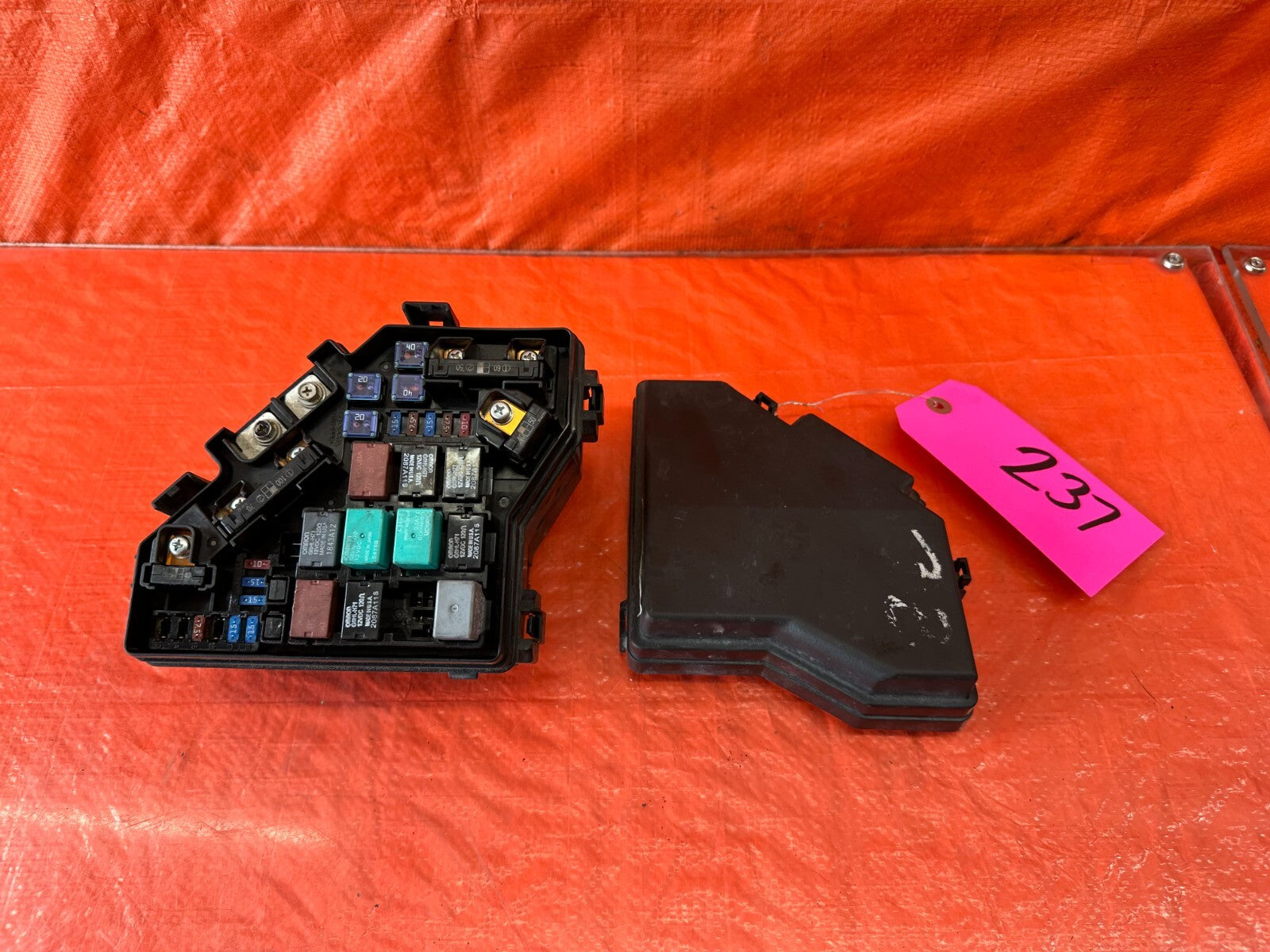 OEM 2008 08 HONDA CIVIC SI COUPE FUSE BOX EXTERIOR ENGINE BAY UNDER HOOD OEM 2375