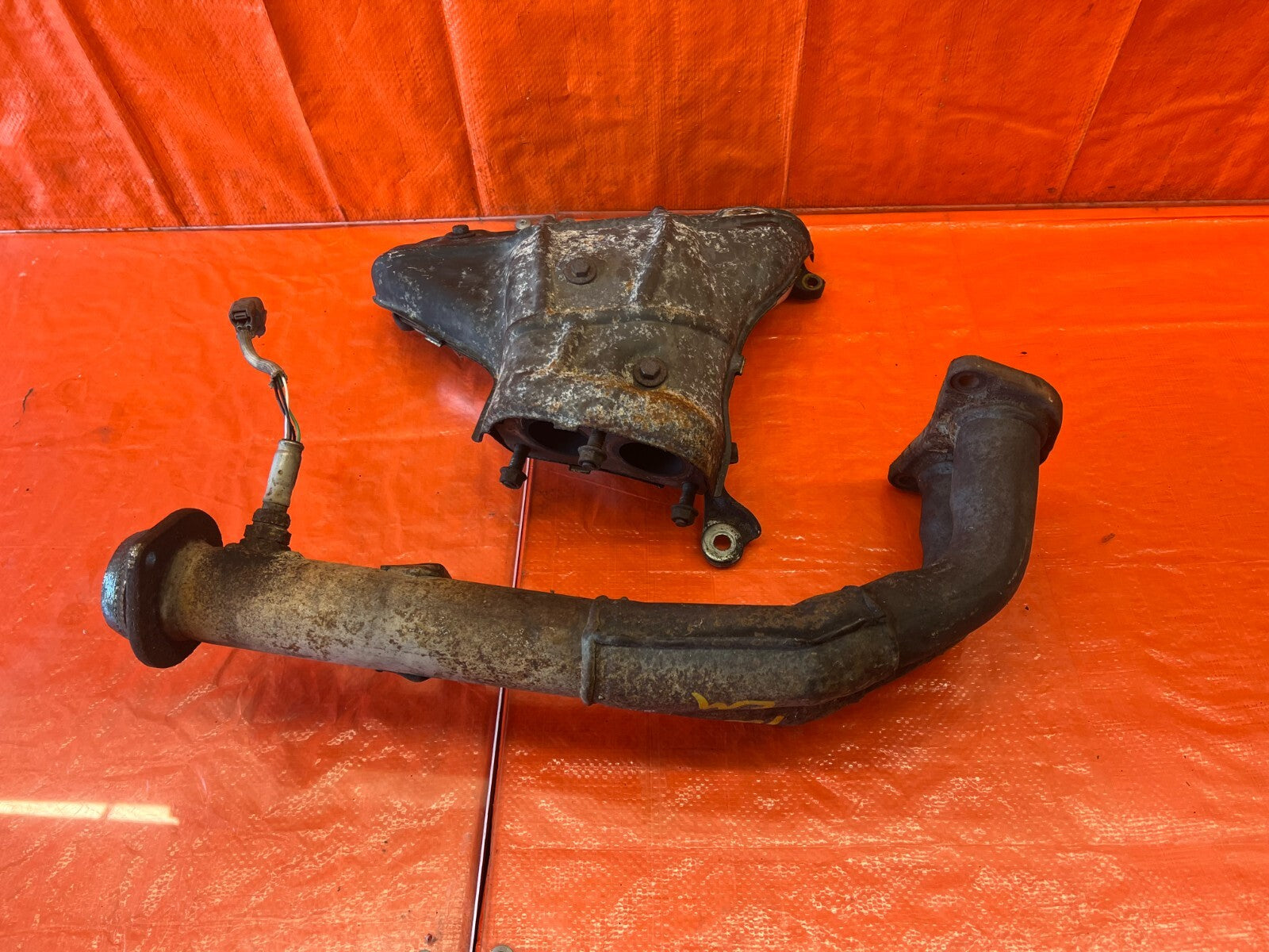 94 01 ACURA INTEGRA B18B1 NON VTEC EXHAUST MANIFOLD W/ SHIELD HEADER OEM #1658