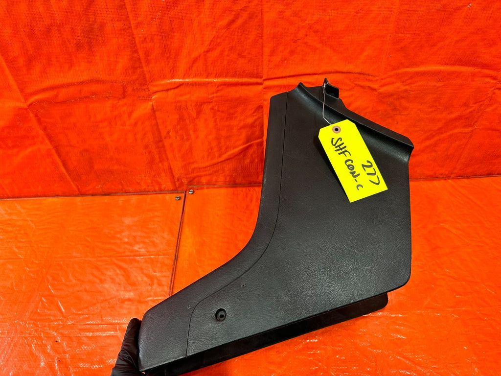 88 91 HONDA CRX   SHIFTER CENTER CONSOLE TRIM BEZEL   BLACK   OEM FACTORY #2774