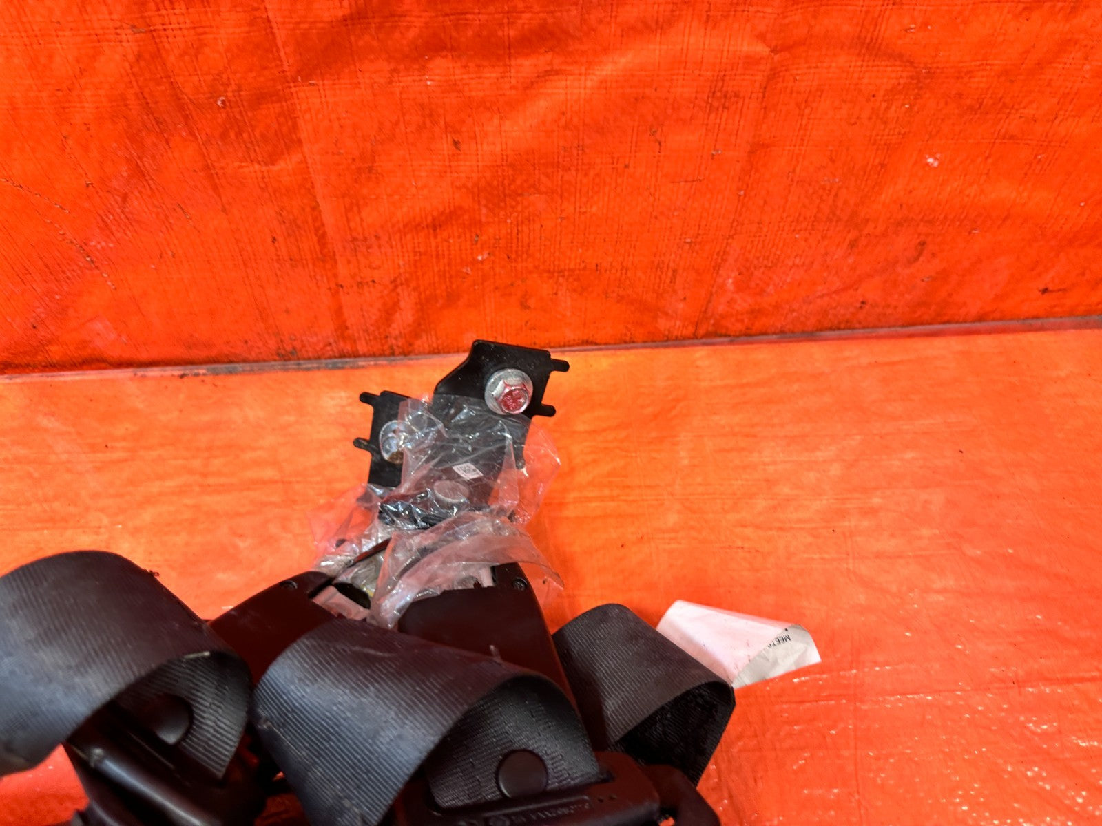 10 16 HYUNDAI GENESIS COUPE   REAR SEAT BELTS  LEFT & RIGHT SEAT BELTS   OEM 3263