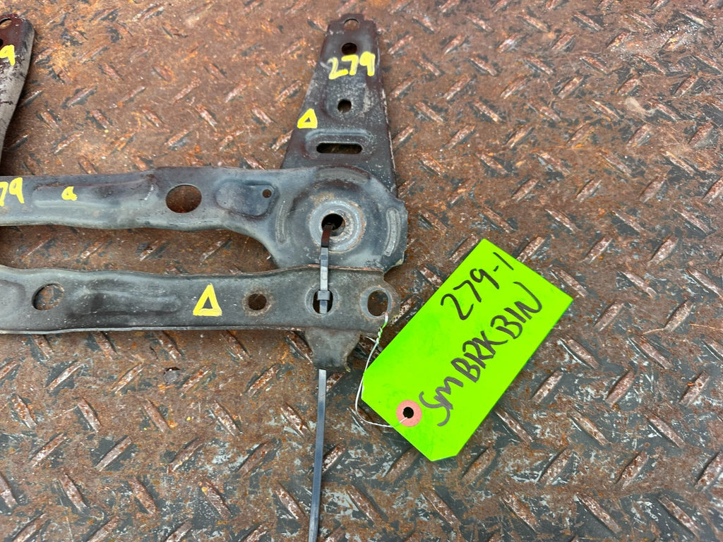 09 14 ACURA TSX   REAR SUB FRAME CROSSMEMBER MOUNTING BRACKETS BRACES OEM #2792
