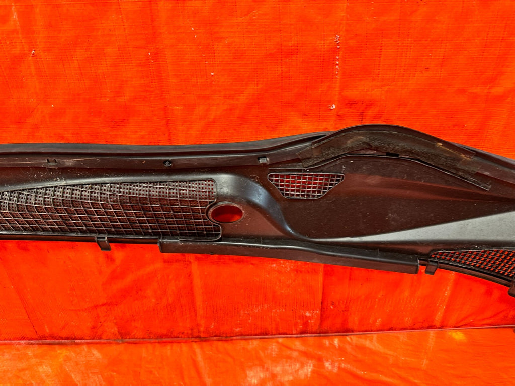 02 10 LEXUS SC430   WINDSHIELD WIPER COWL TRIM PLASTIC   OEM FACTORY #28811