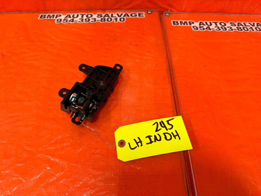 08 15 INFINITI G37 & Q60 COUPE DRIVER LEFT INTERIOR DOOR HANDLE W/ TRIM OEM #2458