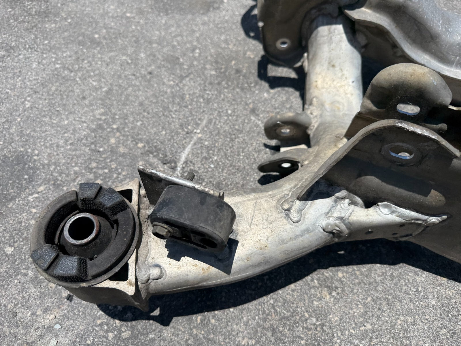 03 07 INFINITI G35 COUPE   REAR SUBFRAME CROSSMEMBER K FRAME   ALUMINUM OEM 2985