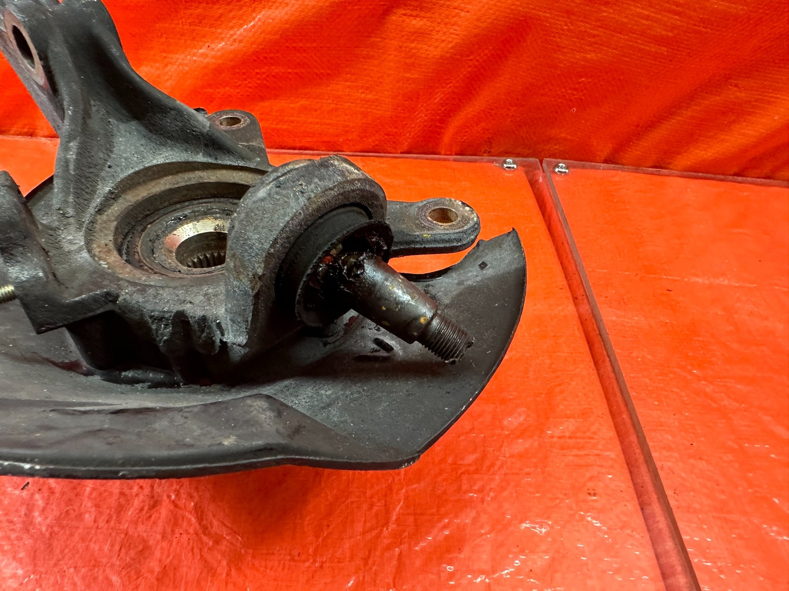 02 03 HONDA CIVIC SI EP3   DRIVER LEFT FRONT SPINDLE KNUCKLE HUB   OEM #18711