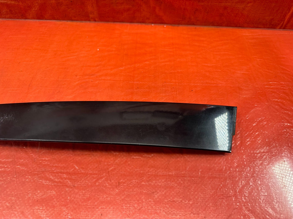 04 08 ACURA TL PASSENGER RIGHT FRONT   DOOR SASH PLASTIC TRIM   OEM FACTORY #2342