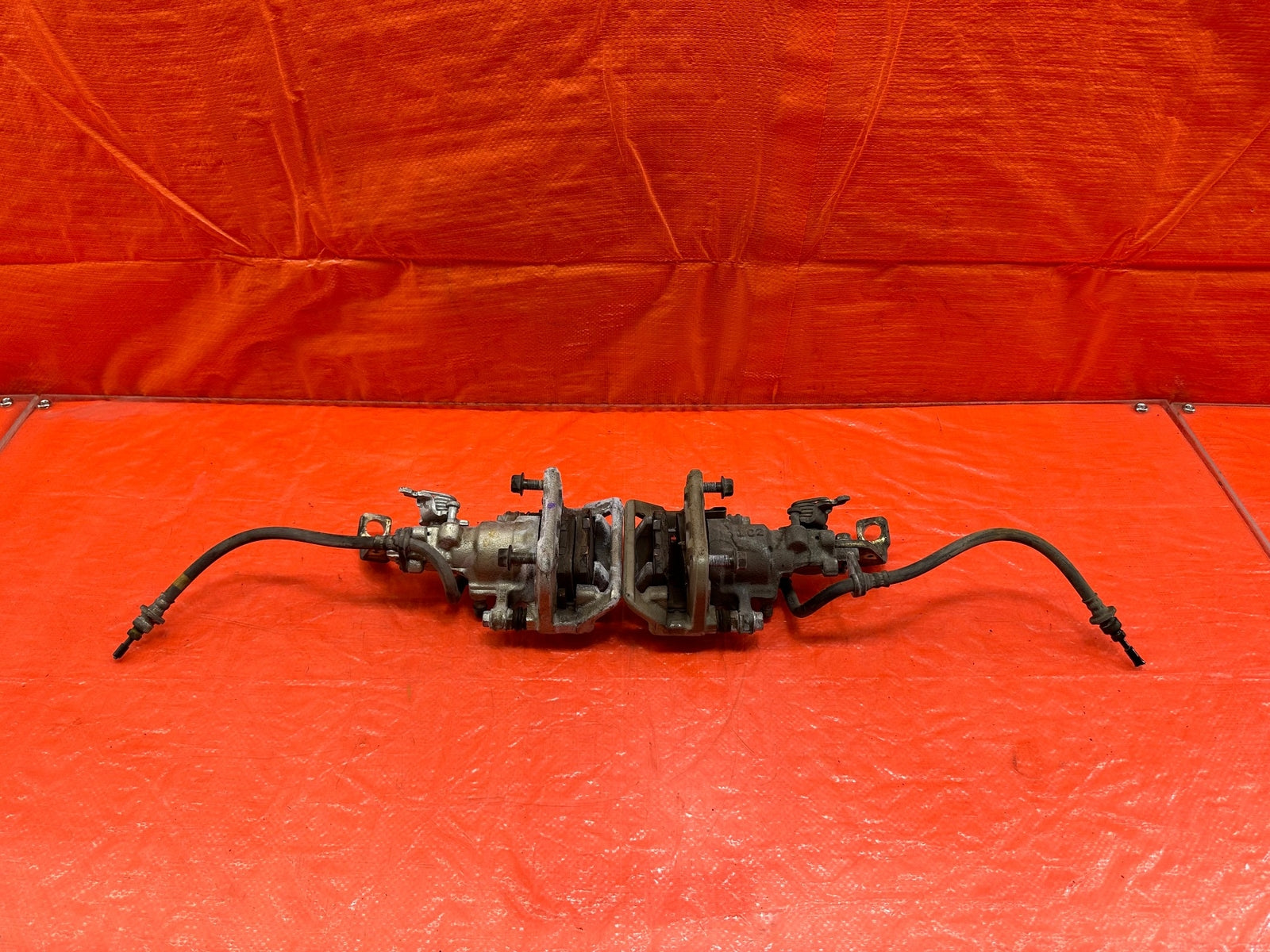 00 09 HONDA S2000   LEFT AND RIGHT REAR BRAKE CALIPERS   OEM FACTORY #19812
