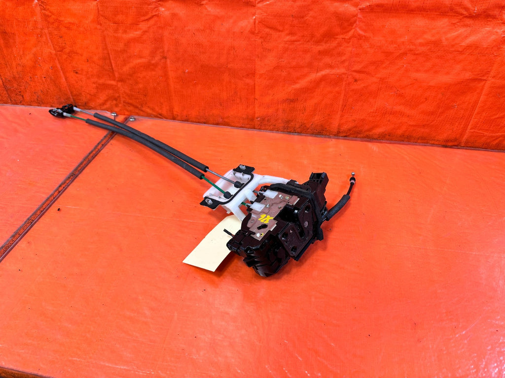 10 16 HYUNDAI GENESIS COUPE   PASSENGER RIGHT FRONT DOOR LOCK ACTUATOR   OEM 3260