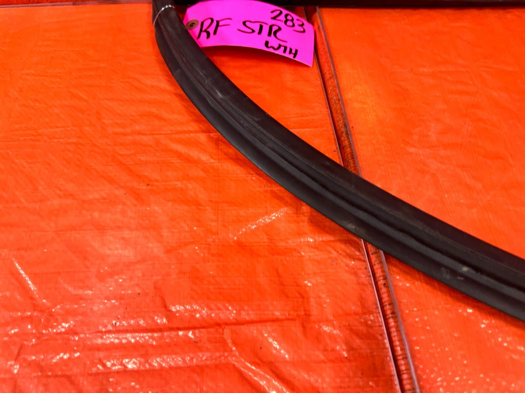 08 14 SUBARU IMPREZA WRX WAGON   PASSENGER RIGHT FRONT DOOR WEATHER STRIP GASKET13