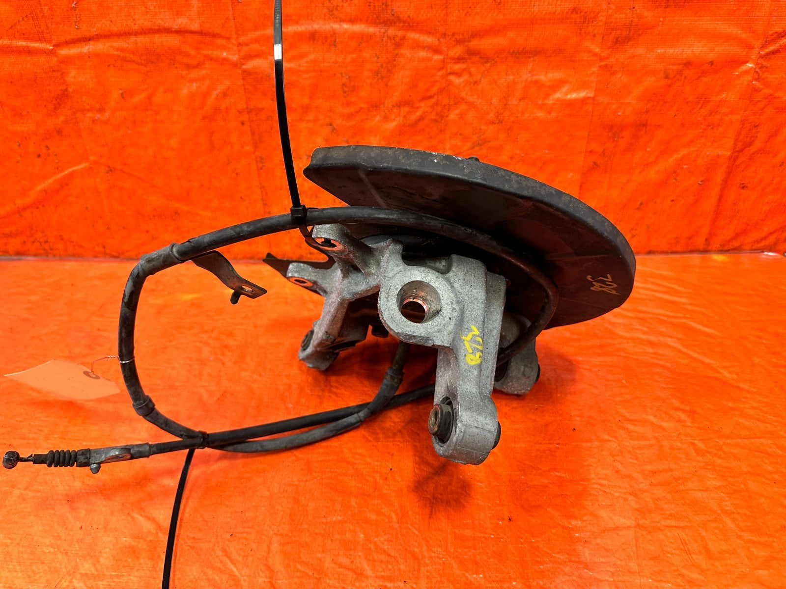 08 15 INFINITI G37 & Q60   SPORT ONLY   RIGHT REAR SPINDLE KNUCKLE HUB OEM #3288