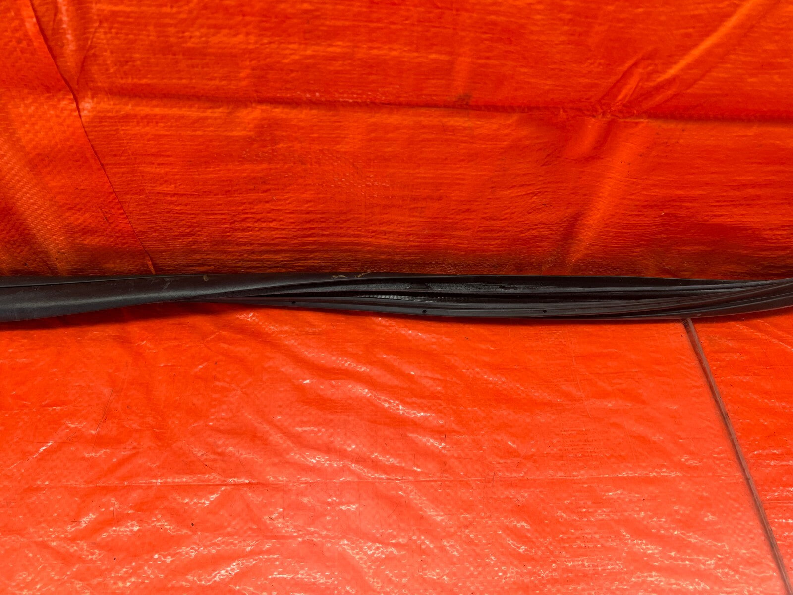 04 08 ACURA TSX   RIGHT FRONT DOOR TO CHASSIS WEATHER STRIP OPEN TRIM OEM #20913