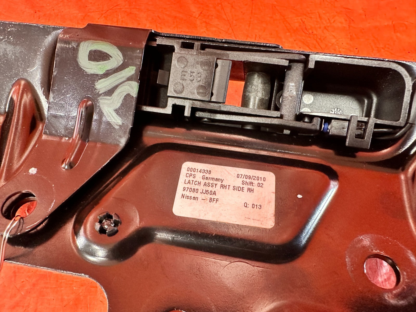 09 15 INFINITI G37 CONVERTIBLE TOP LATCH   RIGHT SIDE   97080 JJ50A OEM #3102