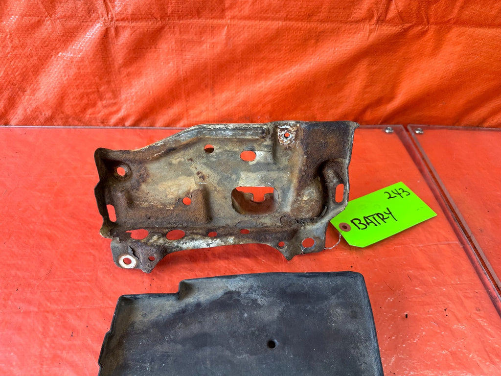 88 91 HONDA CRX   BATTERY TRAY MOUNTING BRACKET W/ PLASTIC TRIM    OEM #2433