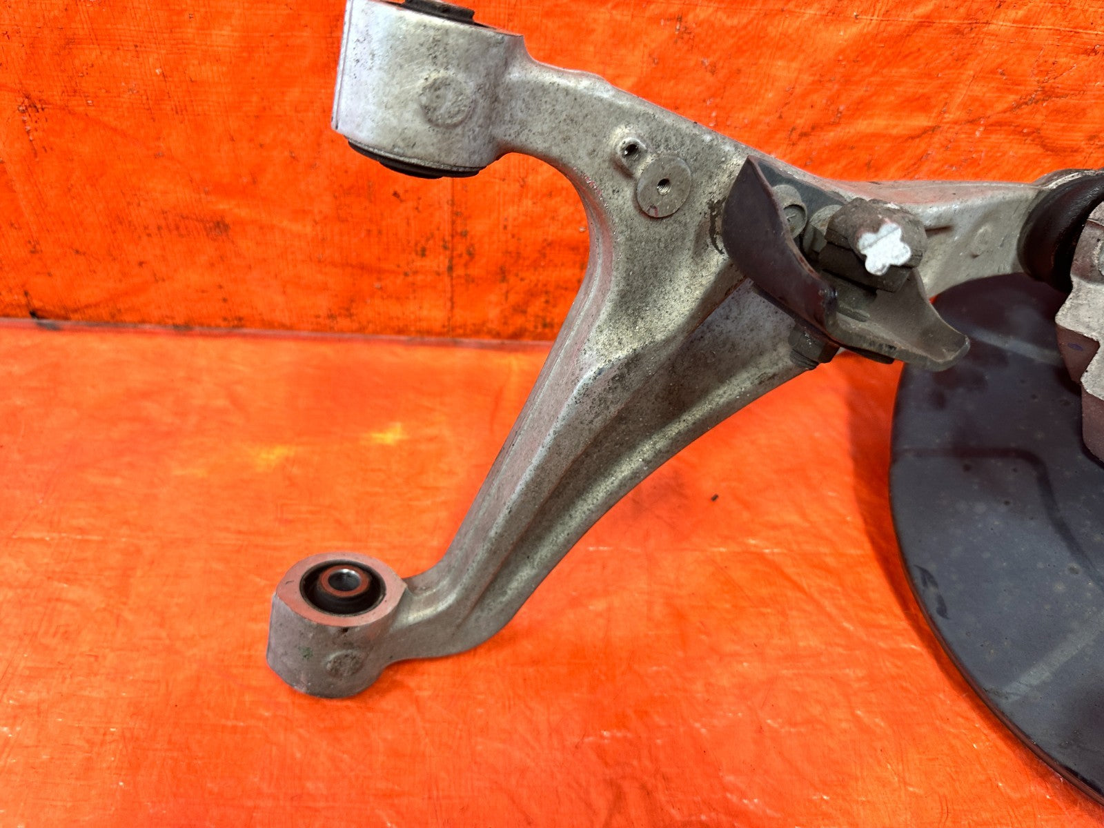 08 15 INFINITI G37 & Q60   DRIVER LEFT REAR SPINDLE KNUCKLE W/ CONTROL ARMS #32914